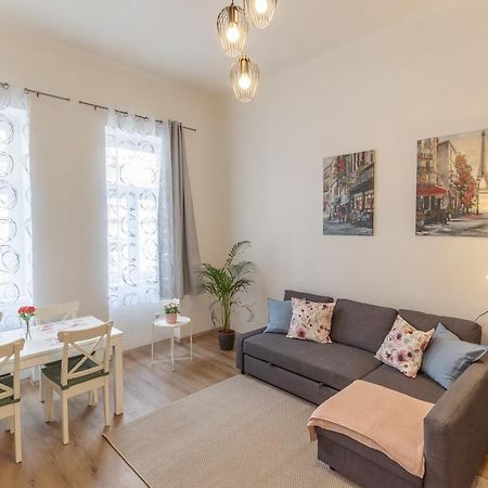 Emily'S Lovely Place Budapest Luaran gambar