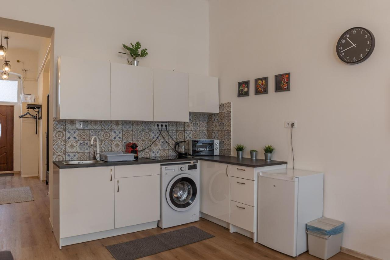 Emily'S Lovely Place Budapest Luaran gambar
