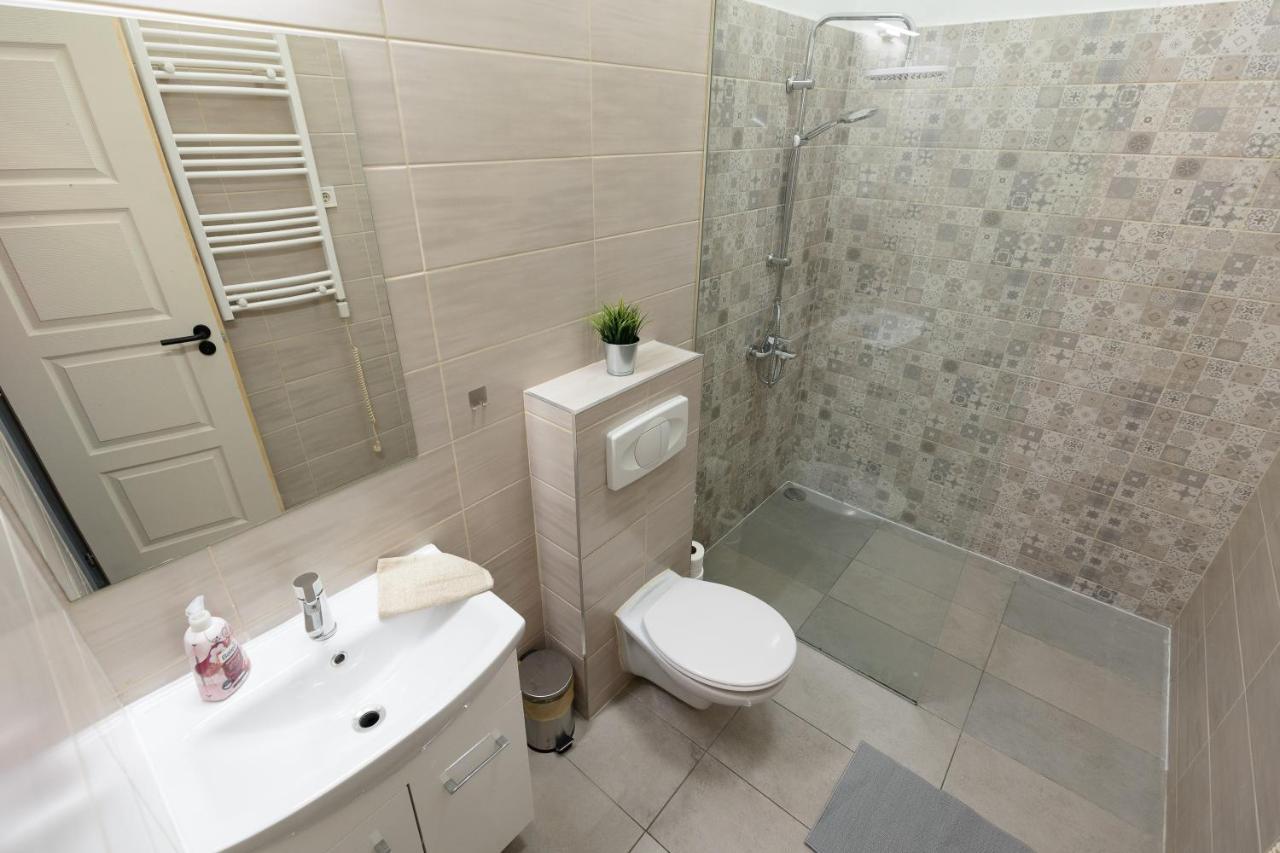 Emily'S Lovely Place Budapest Luaran gambar
