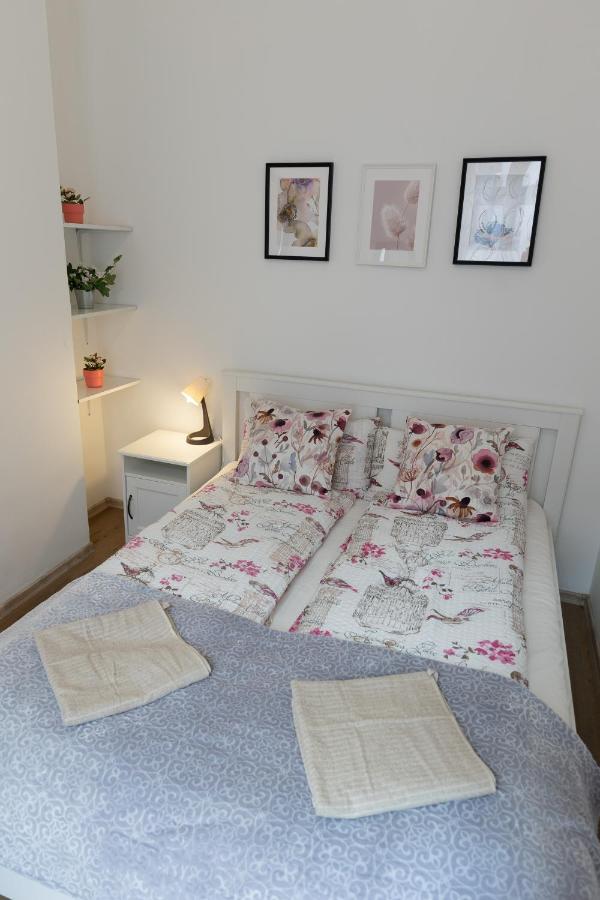 Emily'S Lovely Place Budapest Luaran gambar