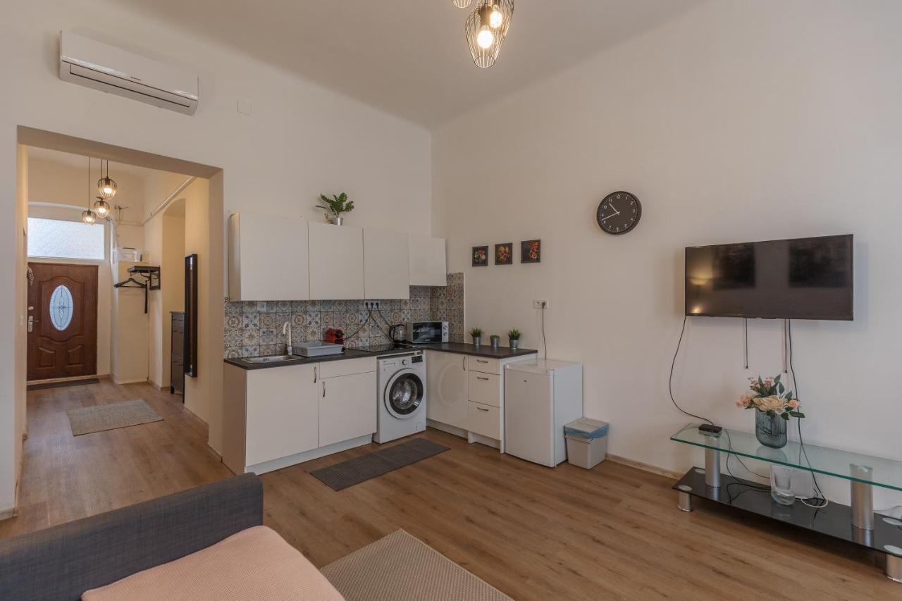 Emily'S Lovely Place Budapest Luaran gambar