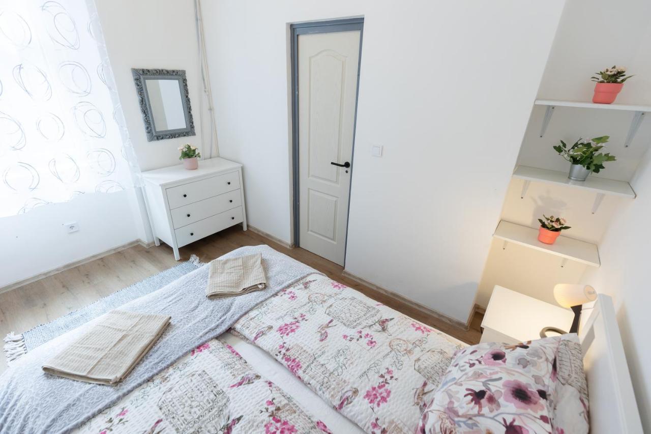 Emily'S Lovely Place Budapest Luaran gambar